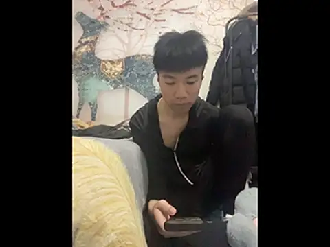 Snapshot of Theo615 chatting on November 21, 2025, 12:15 pm Theo615 online show from November 21, 2025, 12:15 pm