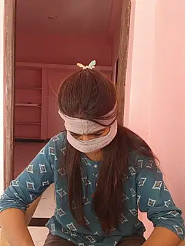 Snapshot of Iamyourdarling chatting on November 12, 2025, 6:28 am Iamyourdarling online show from November 12, 2025, 6:28 am