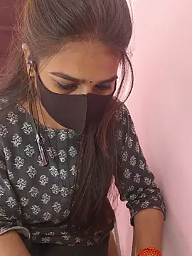 Snapshot of Iamyourdarling chatting on November 18, 2025, 6:17 am Iamyourdarling online show from November 18, 2025, 6:17 am