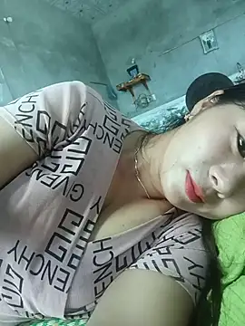 Snapshot of vangkt-cute chatting on May 25, 2026, 6:12 am vangkt-cute online show from May 25, 2026, 6:12 am