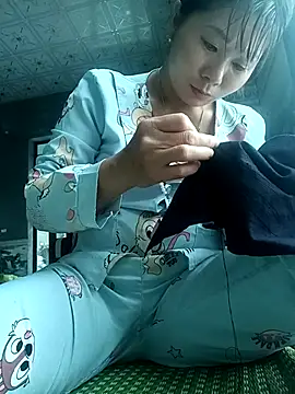 Snapshot of vangkt-cute chatting on May 8, 2026, 7:45 am vangkt-cute online show from May 8, 2026, 7:45 am