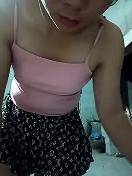 Snapshot of vangkt-cute chatting on April 17, 2026, 8:55 pm vangkt-cute online show from April 17, 2026, 8:55 pm