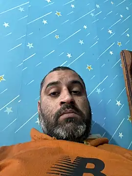 arjunforyou4 online show from December 17, 2025, 6:18 am