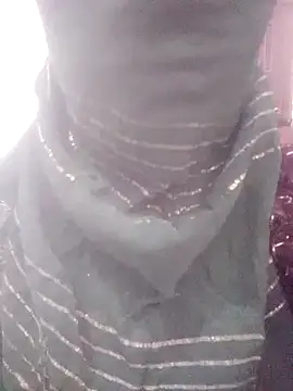 riyahot011 online show from November 12, 2025, 4:49 am