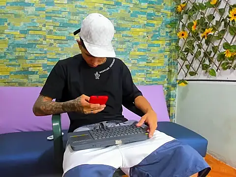 naughty boy Maicoll online show from December 1, 2025, 12:28 pm