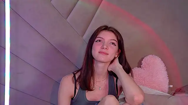 SophiaProve online show from December 4, 2025, 3:22 pm