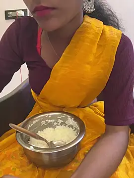 Snapshot of Rani__telugu chatting on April 10, 2026, 6:31 am Rani telugu online show from April 10, 2026, 6:31 am