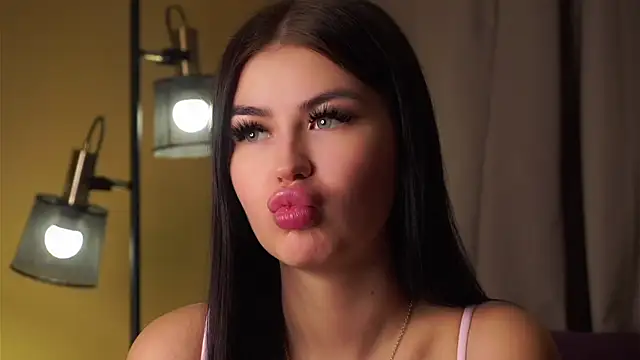 Snapshot of CoreenYorton chatting on December 14, 2025, 1:12 am CoreenYorton online show from December 14, 2025, 1:12 am