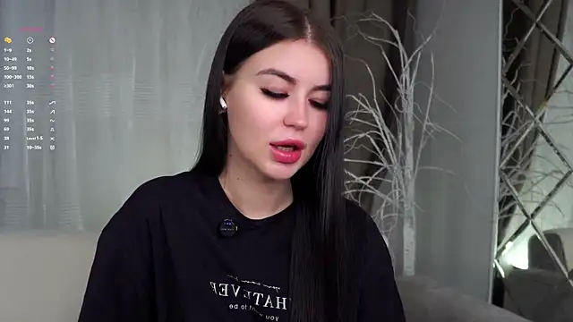 Snapshot of CoreenYorton chatting on March 10, 2026, 1:42 am CoreenYorton online show from March 10, 2026, 1:42 am