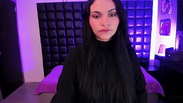 Snapshot of Alisson_Evans__ chatting on January 17, 2026, 3:32 am Alisson Evans online show from January 17, 2026, 3:32 am