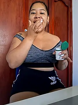 Snapshot of Sarahy- chatting on January 16, 2026, 12:31 pm Sarahy- online show from January 16, 2026, 12:31 pm