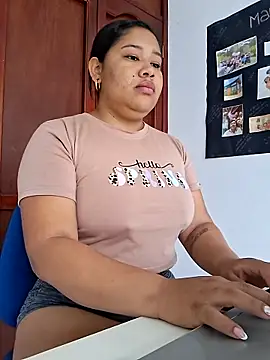 Snapshot of Sarahy- chatting on March 11, 2026, 12:43 pm Sarahy- online show from March 11, 2026, 12:43 pm