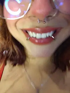 Snapshot of Sarah_Lark- chatting on May 25, 2026, 11:58 pm Sarah Lark- online show from May 25, 2026, 11:58 pm