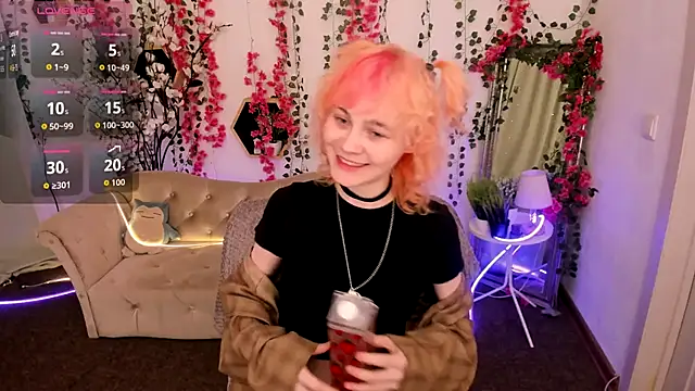 Snapshot of Awawrin chatting on November 19, 2025, 8:42 pm Awawrin online show from November 19, 2025, 8:42 pm