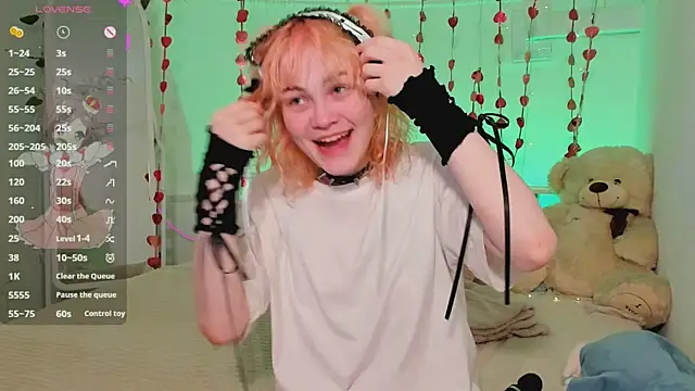 Snapshot of Awawrin chatting on November 30, 2025, 8:53 pm Awawrin online show from November 30, 2025, 8:53 pm