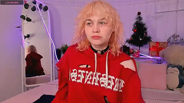 Snapshot of Awawrin chatting on December 14, 2025, 9:31 pm Awawrin online show from December 14, 2025, 9:31 pm