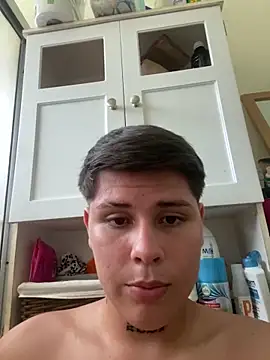 luisDi07 online show from November 10, 2025, 7:41 pm