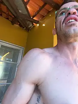 Lucasjandre online show from April 19, 2026, 10:27 am