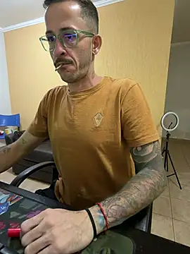 Lucasjandre online show from July 17, 2026, 9:23 pm
