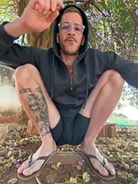 Lucasjandre online show from July 19, 2026, 12:13 pm