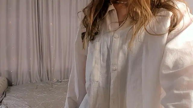 Snapshot of HertaAmorin chatting on November 21, 2025, 8:13 am HertaAmorin online show from November 21, 2025, 8:13 am