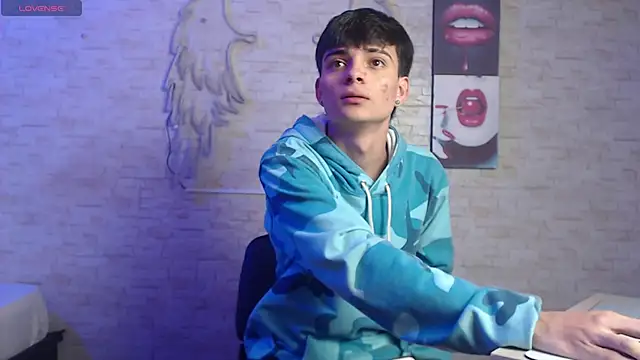 axel milo kairo and noa online show from February 16, 2026, 2:37 pm