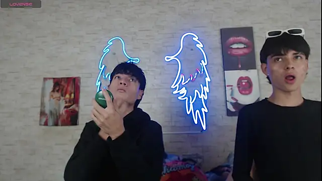 axel milo kairo and noa online show from November 15, 2025, 8:35 pm