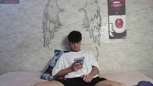 axel milo kairo and noa online show from March 7, 2026, 9:20 pm