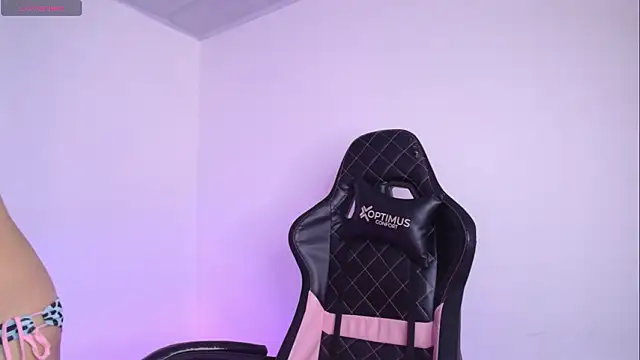 Snapshot of Millie_bobby chatting on February 10, 2026, 5:45 pm Millie bobby online show from February 10, 2026, 5:45 pm