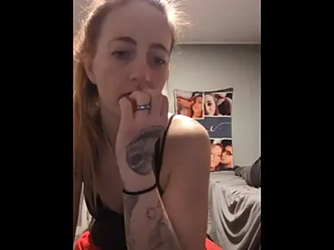 Snapshot of sexxxilexxxi44 chatting on December 20, 2025, 2:14 am sexxxilexxxi44 online show from December 20, 2025, 2:14 am