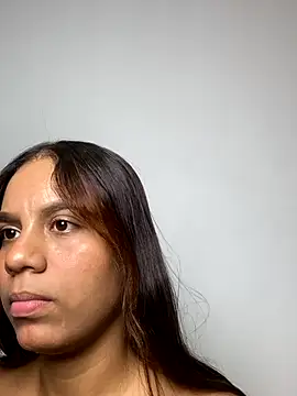 lineichun1708 online show from December 2, 2025, 2:23 am