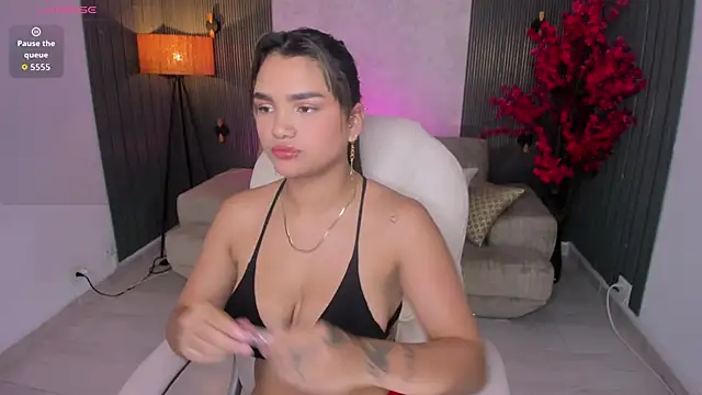 Snapshot of Kim_stonee chatting on May 6, 2026, 7:29 pm Kim stonee online show from May 6, 2026, 7:29 pm