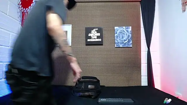 Snapshot of wild_duo777 chatting on December 4, 2025, 7:02 pm wild duo777 online show from December 4, 2025, 7:02 pm