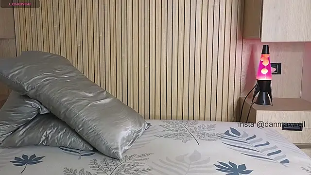 Danmaxwell  online show from March 19, 2026, 4:12 am