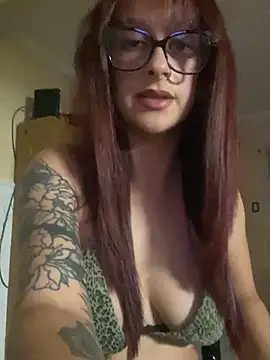 Snapshot of Taurina0105 chatting on November 26, 2025, 4:12 am Taurina0105 online show from November 26, 2025, 4:12 am