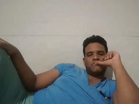 Snapshot of josecamsex27 chatting on December 19, 2025, 4:27 am josecamsex27 online show from December 19, 2025, 4:27 am