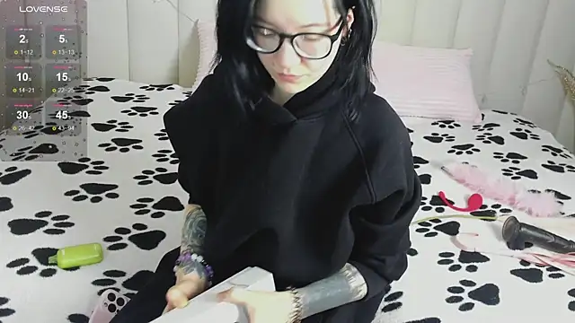 Snapshot of Lina_Moony chatting on February 14, 2026, 1:50 am Lina Moony online show from February 14, 2026, 1:50 am