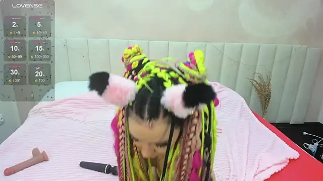 Snapshot of Lina_Moony chatting on December 19, 2025, 2:26 am Lina Moony online show from December 19, 2025, 2:26 am