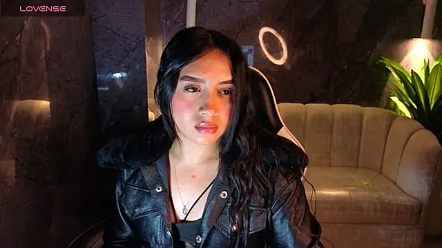 Snapshot of Juliana_Tx chatting on February 4, 2026, 3:12 am Juliana Tx online show from February 4, 2026, 3:12 am