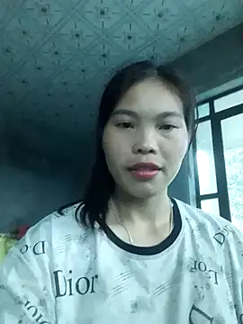 Snapshot of chim-yen chatting on November 11, 2025, 7:58 am chim-yen online show from November 11, 2025, 7:58 am