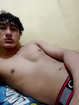 Snapshot of Novato_o chatting on March 17, 2026, 4:26 am Novato o online show from March 17, 2026, 4:26 am