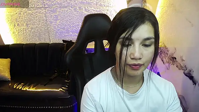 Snapshot of Violetta_jhonson_a chatting on June 25, 2026, 4:32 am Violetta jhonson a online show from June 25, 2026, 4:32 am