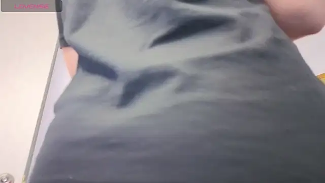 Violetta jhonson a online show from April 19, 2026, 5:47 pm