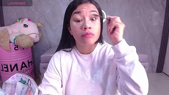 Violetta jhonson a online show from November 20, 2025, 3:29 am