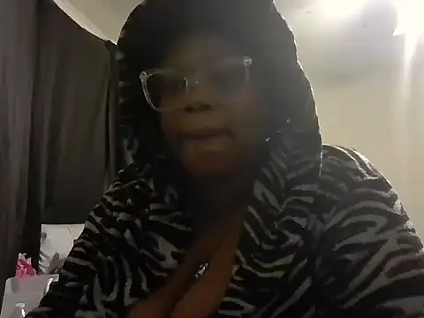 Snapshot of ThickkMadamm chatting on November 11, 2025, 9:37 am ThickkMadamm online show from November 11, 2025, 9:37 am