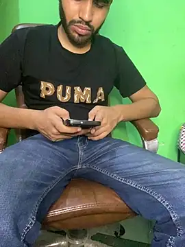 Snapshot of hotyyyyjonny chatting on June 19, 2026, 4:02 pm hotyyyyjonny online show from June 19, 2026, 4:02 pm