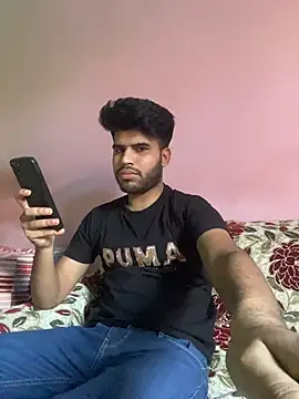 hotyyyyjonny online show from May 16, 2026, 4:33 am
