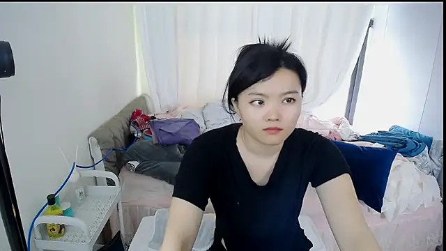 Snapshot of Shaurk chatting on May 4, 2026, 5:44 am Shaurk online show from May 4, 2026, 5:44 am
