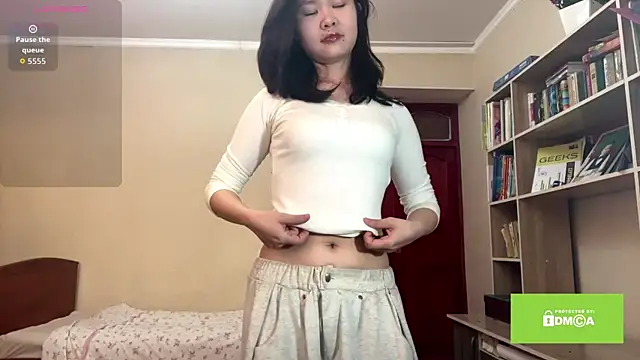 Snapshot of HuldaKye chatting on February 24, 2026, 12:06 pm HuldaKye online show from February 24, 2026, 12:06 pm