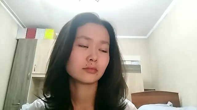 HuldaKye online show from November 21, 2025, 1:32 pm